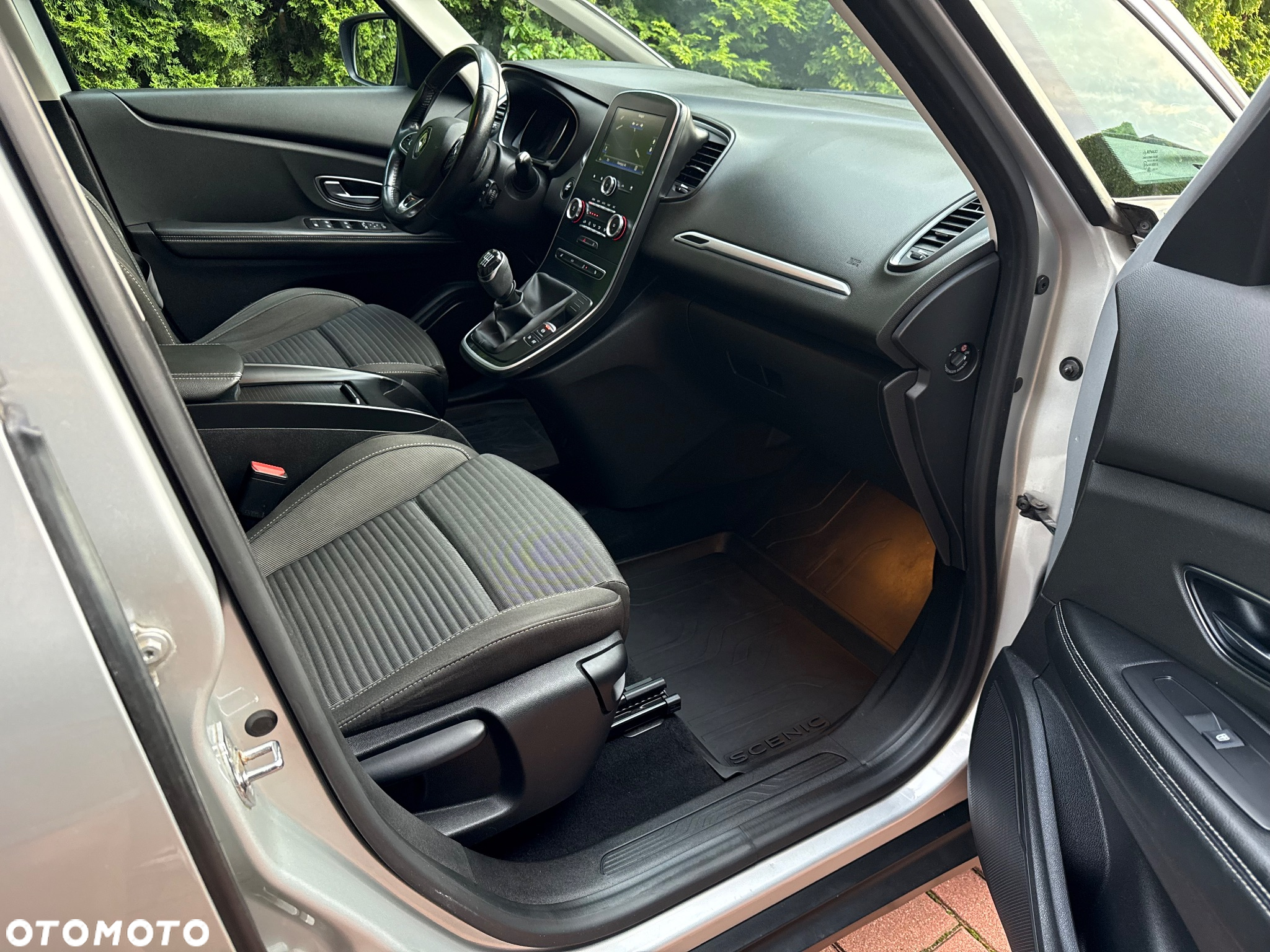 Renault Grand Scenic ENERGY dCi 110 INTENS - 13