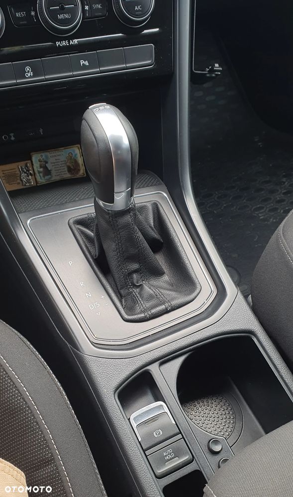 Volkswagen Touran - 4