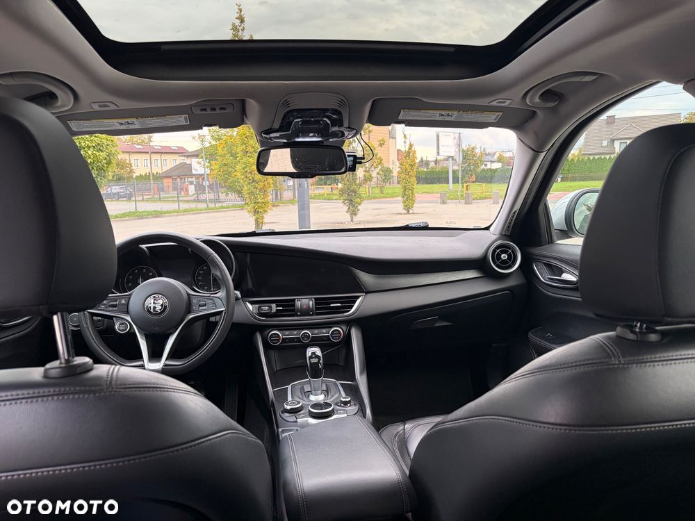 Alfa Romeo Giulia 2.0 Turbo 16V AT8-Q4 Veloce - 10