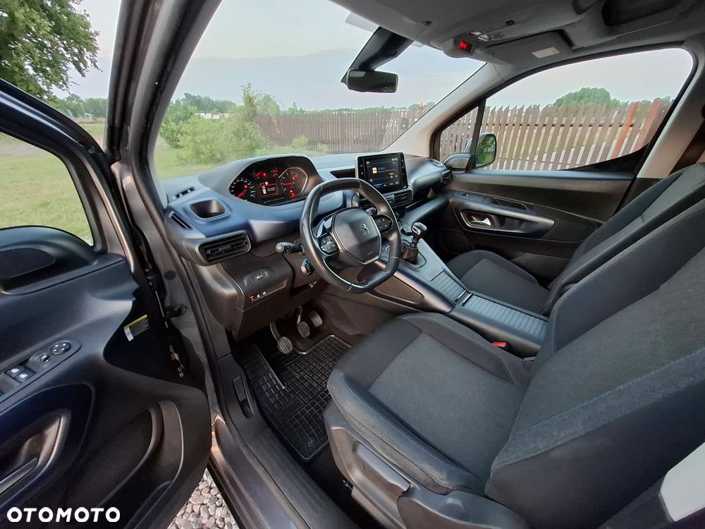 Peugeot Rifter - 8