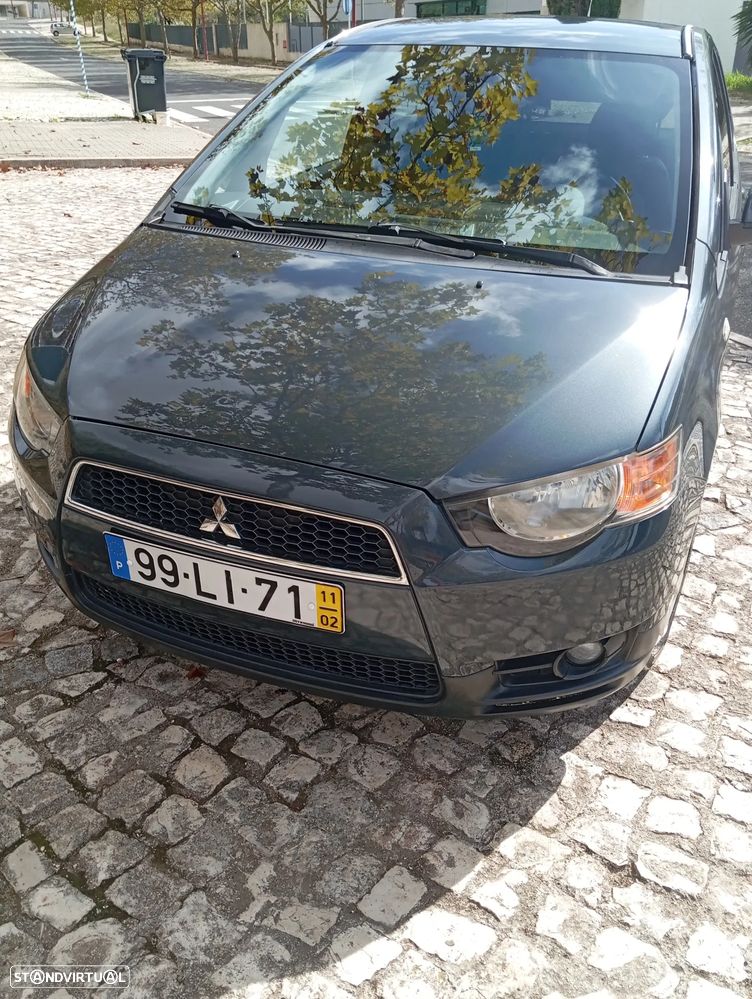 Mitsubishi Colt - 2