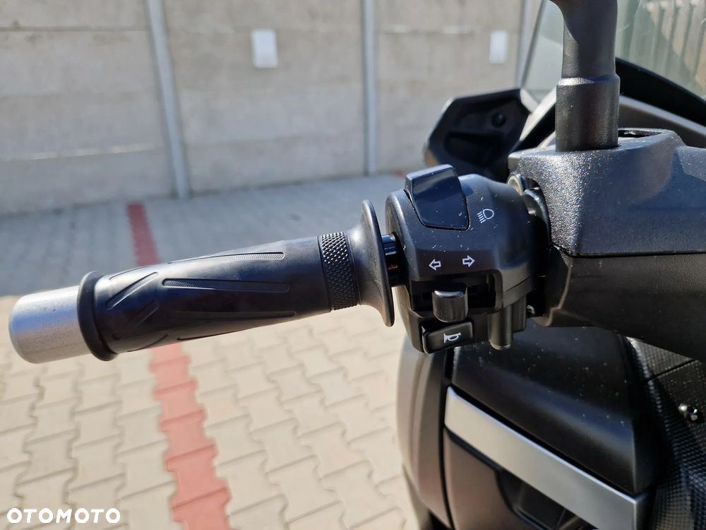 Yamaha X-max - 36