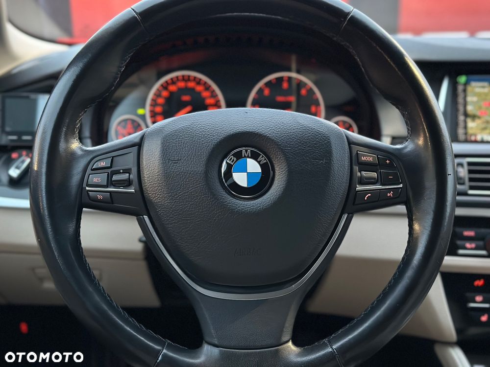 BMW Seria 5 520d Luxury Line - 13
