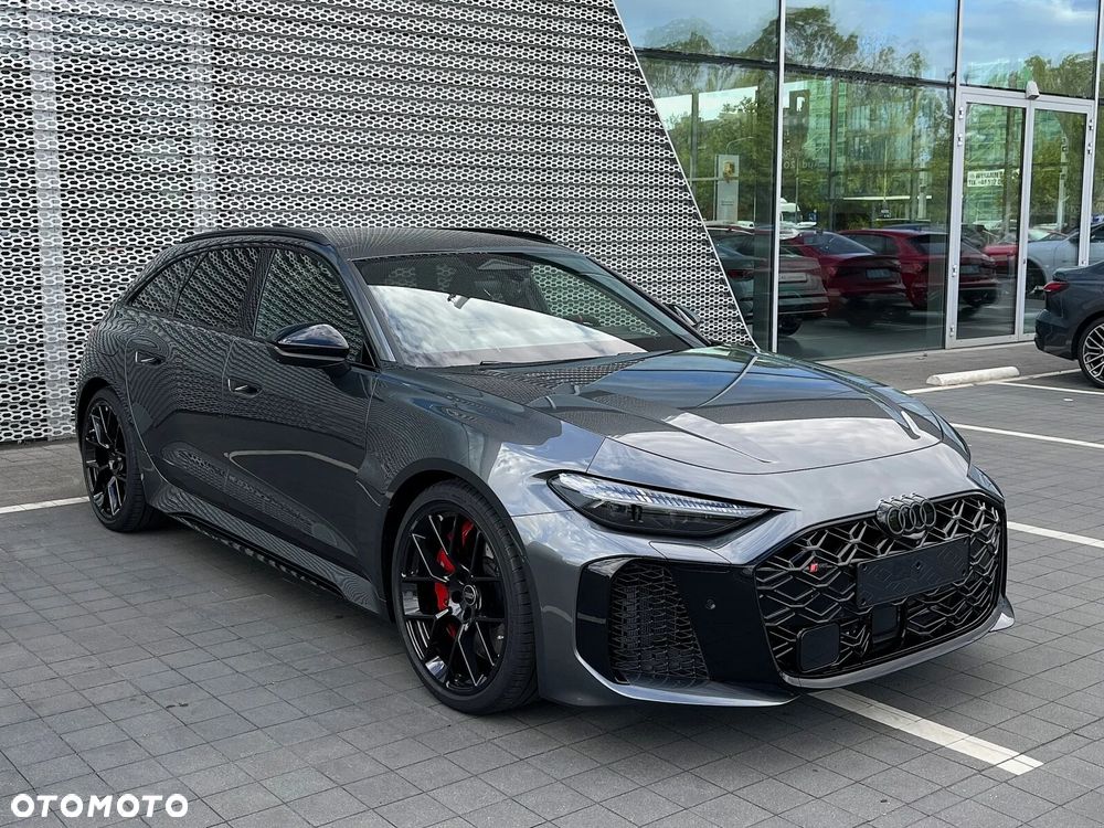 Audi RS5 Avant - 1