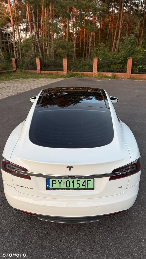 Tesla Model S - 20