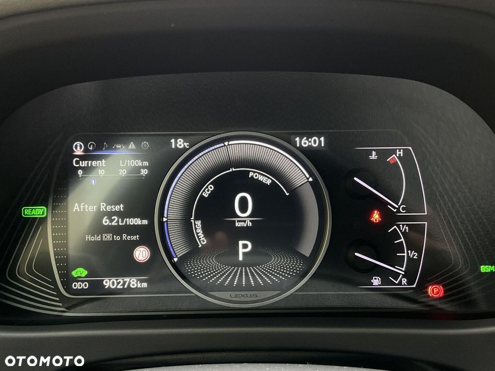Lexus UX - 24