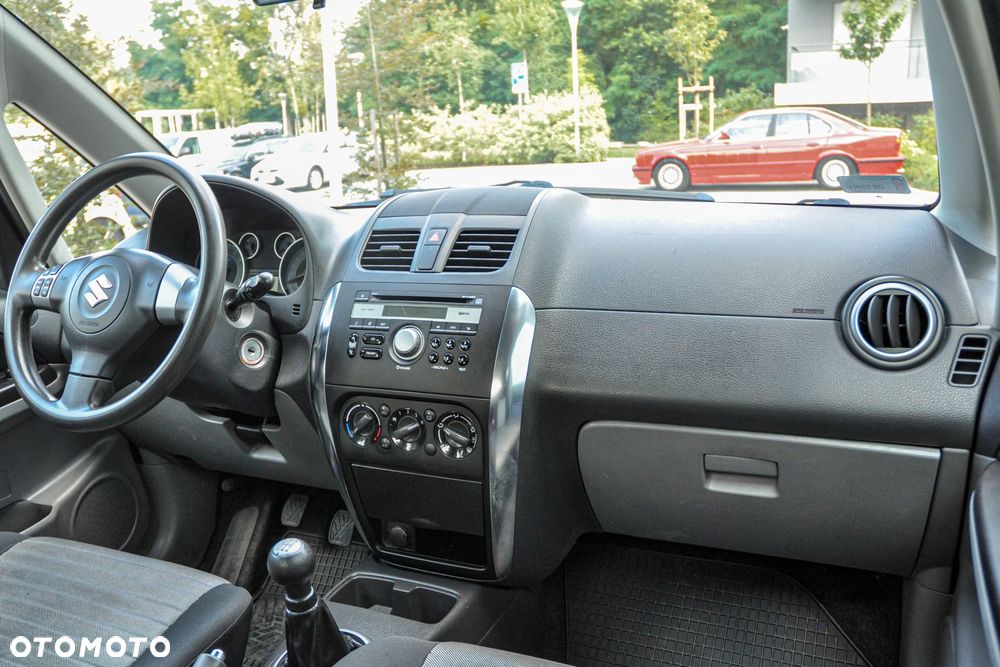 Suzuki SX4 - 10