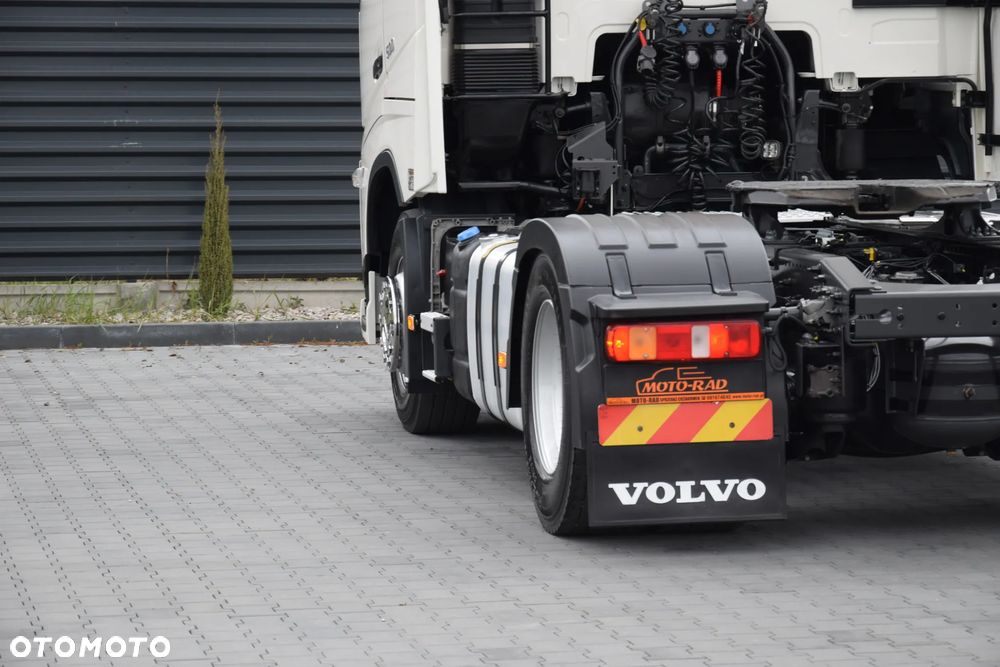 Volvo FH500 / EURO 6 / NOWY MODEL / KLIMATYZACJA POSTOJOWA / ACC / LEDY / 2 ZBIORNIKI / 2022 / NISKI PRZEBIEG / SERWISOWANY / SPROWADZONY - 12