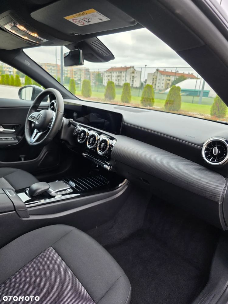 Mercedes-Benz CLA 180 d Shooting Brake 7G-DCT - 21