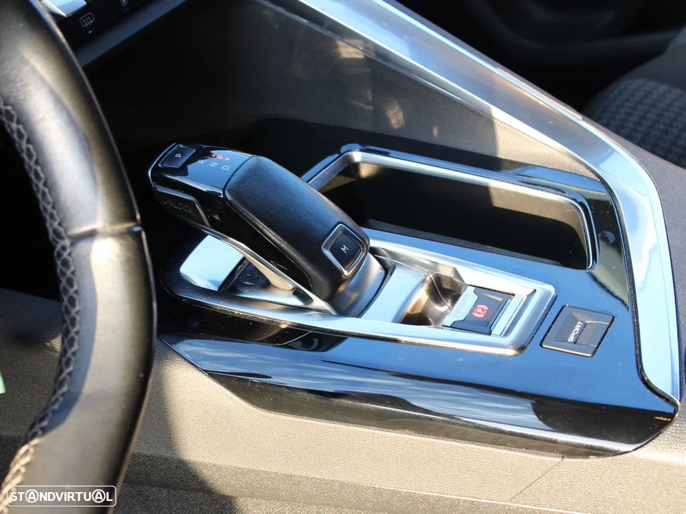 Peugeot 3008 PureTech 130 Stop & Start GPF EAT8 Allure - 24