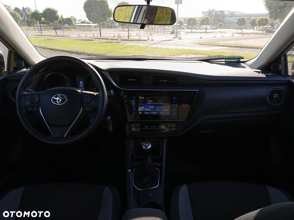Toyota Auris 1.6 Premium Comfort - 12