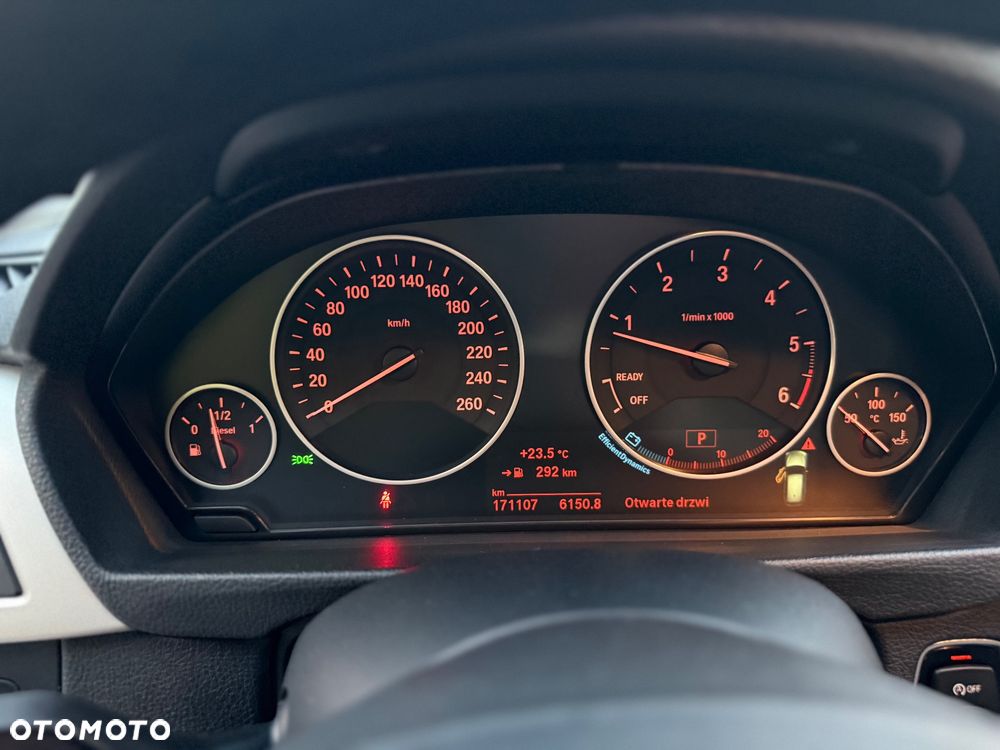 BMW Seria 3 320d xDrive - 14