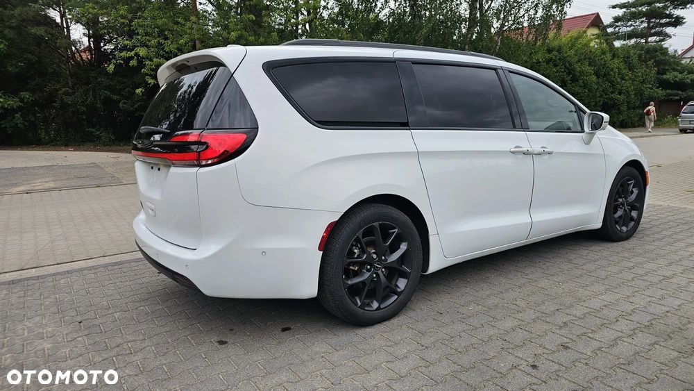 Chrysler Pacifica - 6