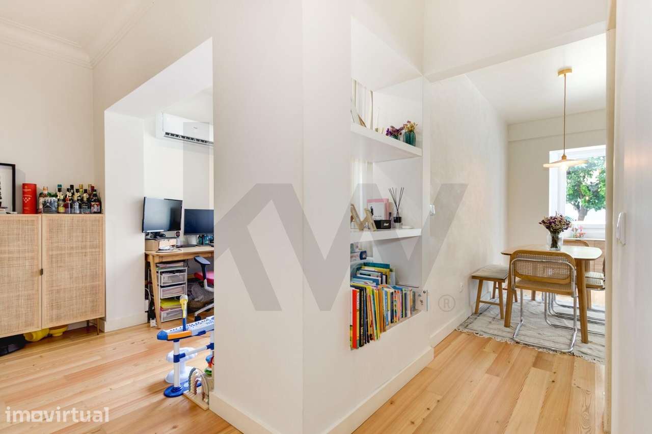 Renovado Apartamento T2 com 75m2 e terraço, na Ajuda - Grande imagem: 5/33