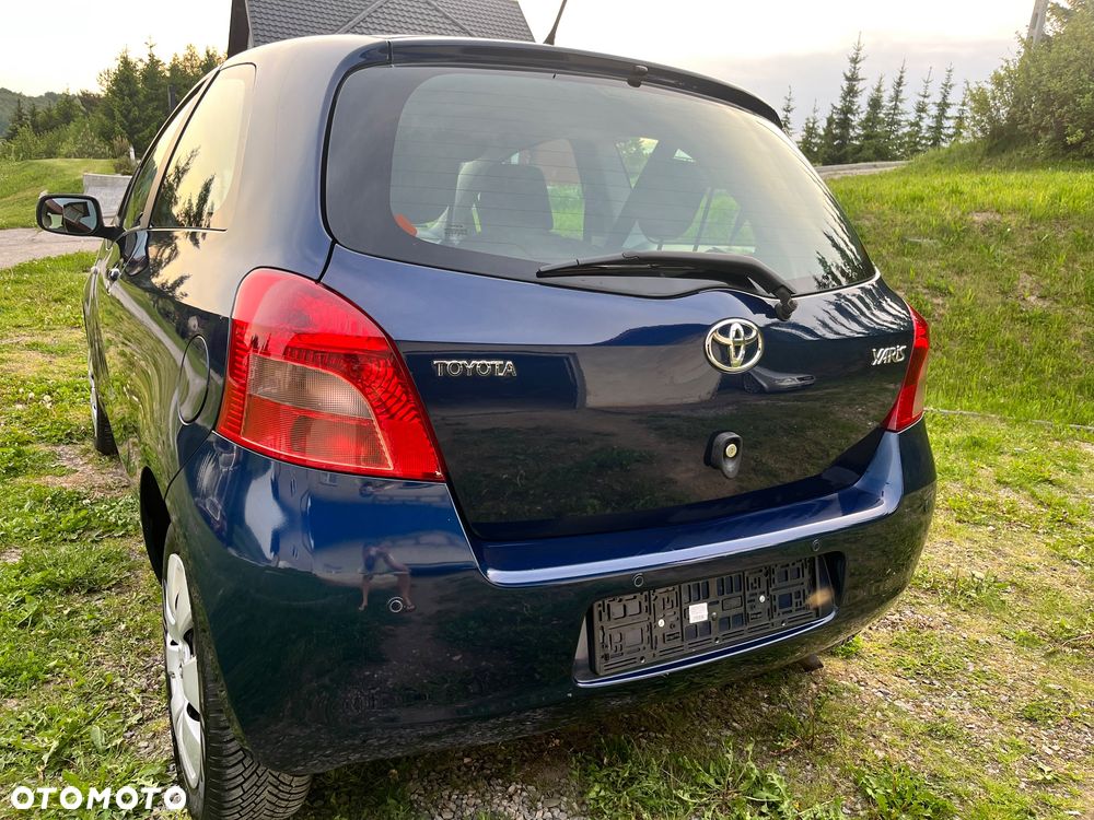 Toyota Yaris - 4