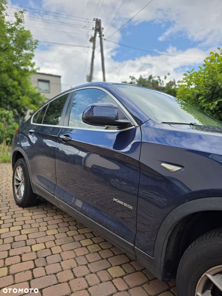 BMW X4 xDrive20i Advantage - 9