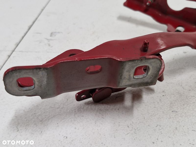 MERCEDES BENZ W176 A KLASA ZAWIAS MASKI LEWY - 2