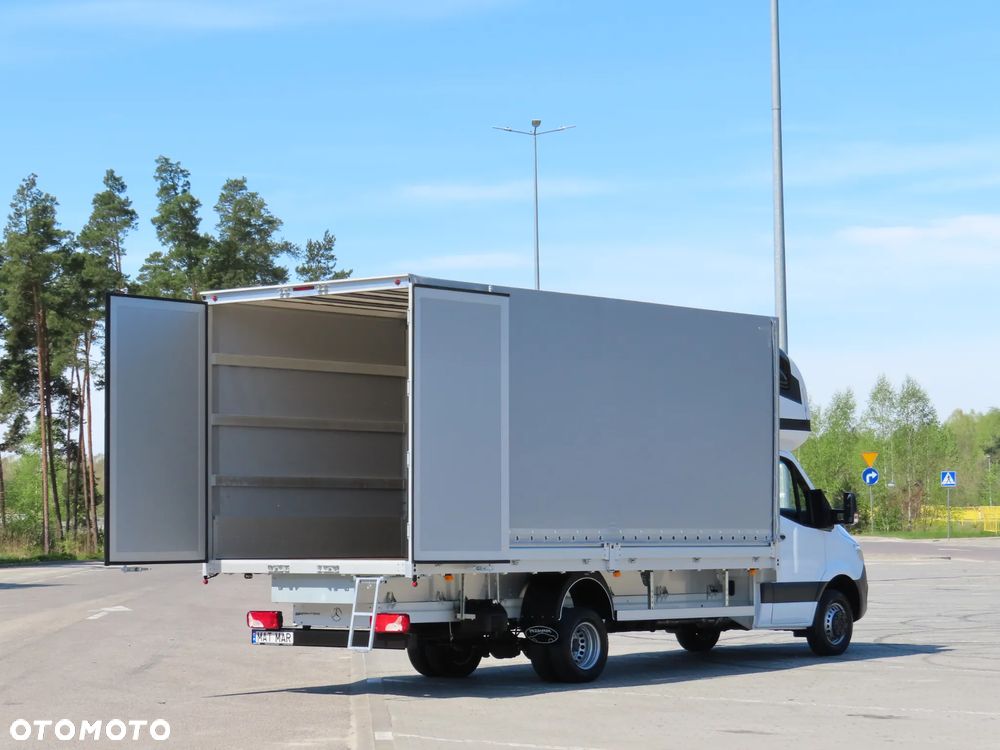Mercedes-Benz Sprinter 517 CDI 170 KM Plandeka 12 E.Palet 5520 mm Dł. Skrzynia 2453 mm Szeroka TYLNE DRZWI KONTENEROWE Rozstaw Osi 4325 mm DMC 3500 Kg Ładowność 823 Kg WZMACNIANY Załadunek Wysokość Rampowa AMAZON Kabina Sypialniana SPOJKAR SPOJTRAK XL Nowy Nie Używany Gotowy Dostępny OKAZJA - 25