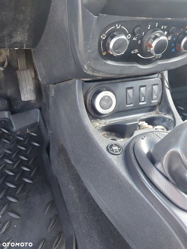 Dacia Duster 1.6 Laureate 4x4 - 8