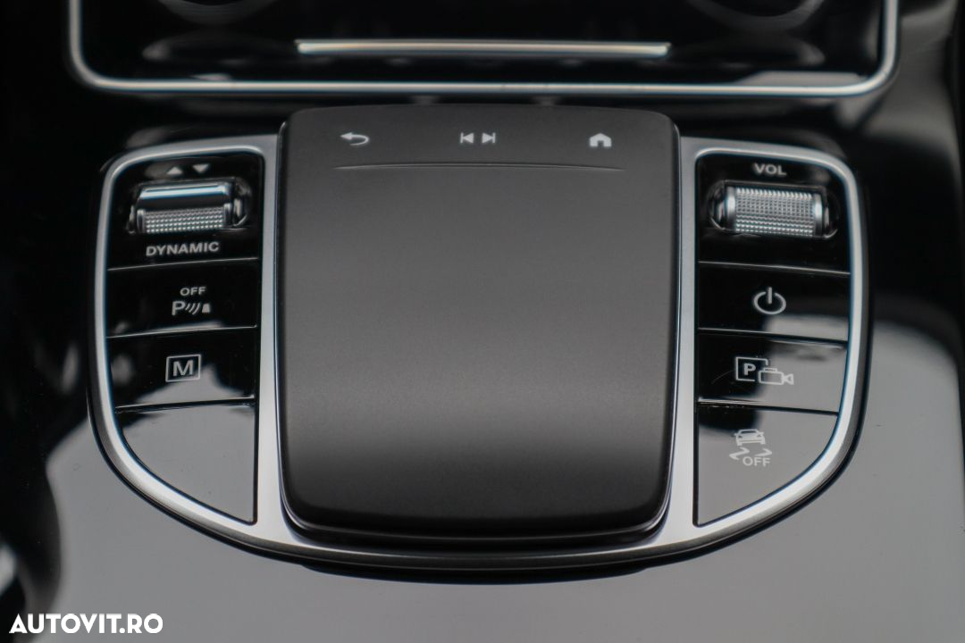 Mercedes-Benz GLC 300 e 4Matic 9G-TRONIC - 27