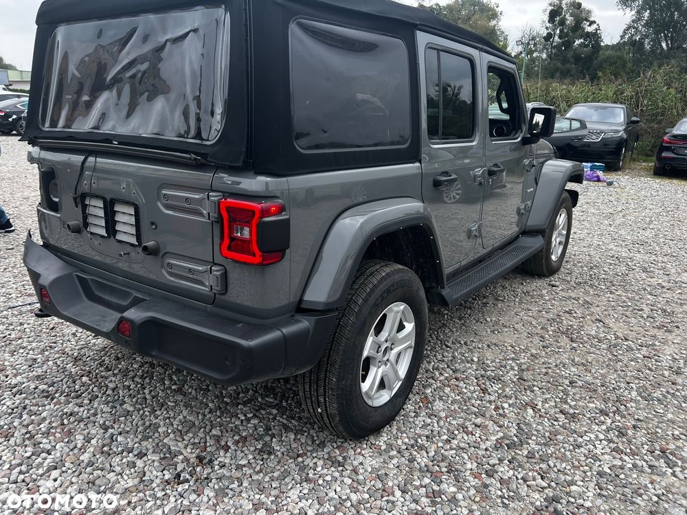 Jeep Wrangler Unlimited GME 2.0 Turbo Sahara - 12