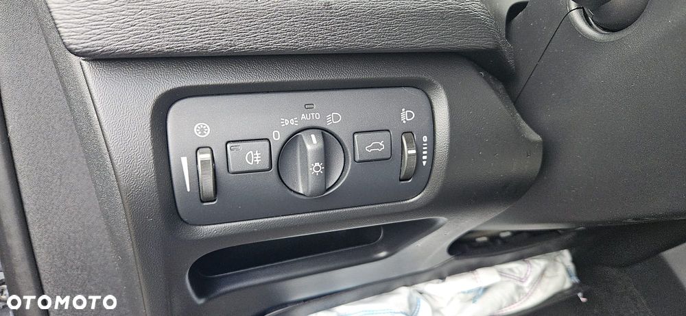 VOLVO V40 II 12 - 16 2.0 D5204T6 - HAK HOLOWNICZY BELKA KULA - 26