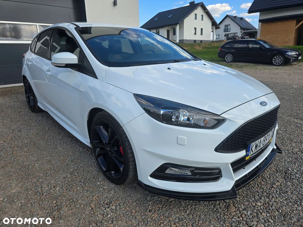 Ford Focus 2.0 EcoBoost ST mit Leder-Exclusiv-Paket - 2
