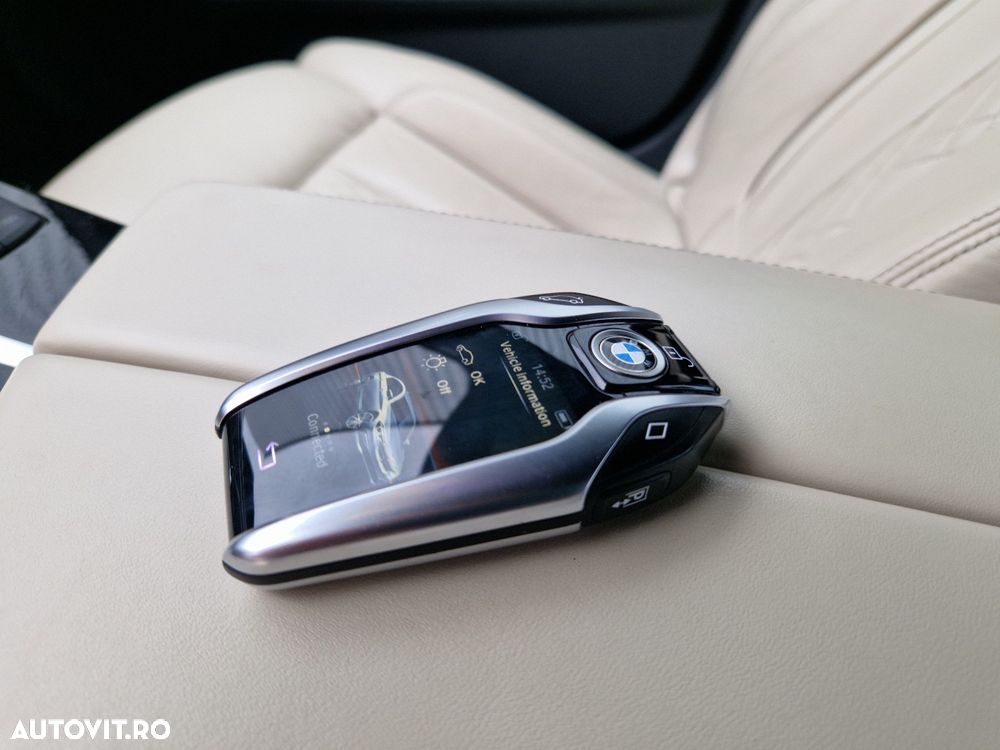BMW Seria 5 540i xDrive AT - 33