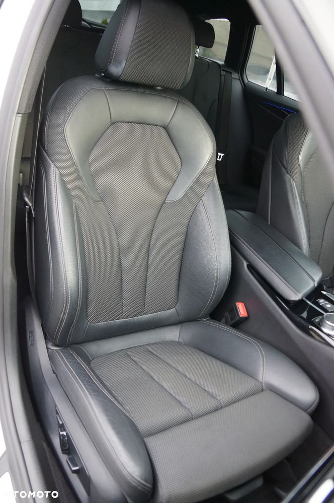 BMW Seria 5 520d xDrive Sport Line - 32