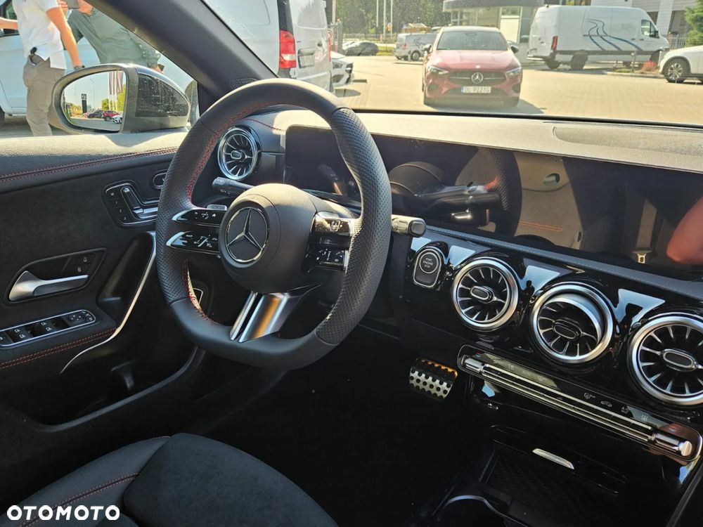 Mercedes-Benz CLA 250 e PHEV AMG Line 8G-DCT - 12
