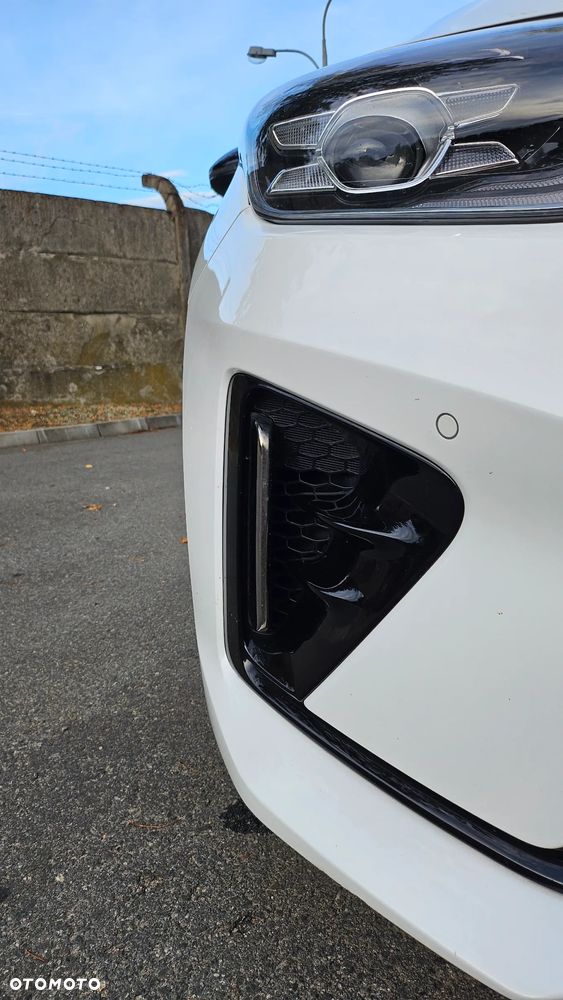 Kia ProCeed 1.6 T-GDI GT DCT - 11