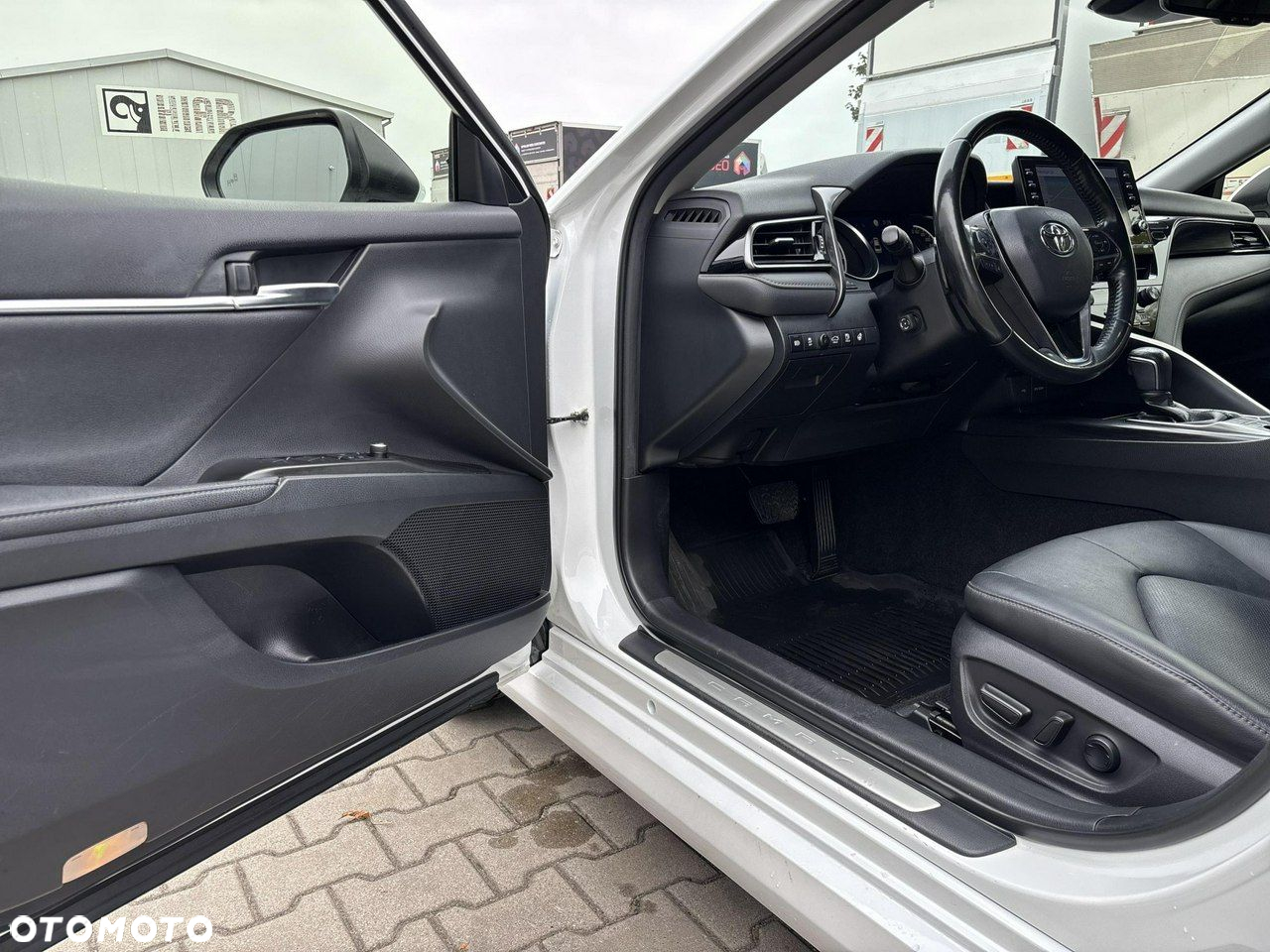 Toyota Camry - 10