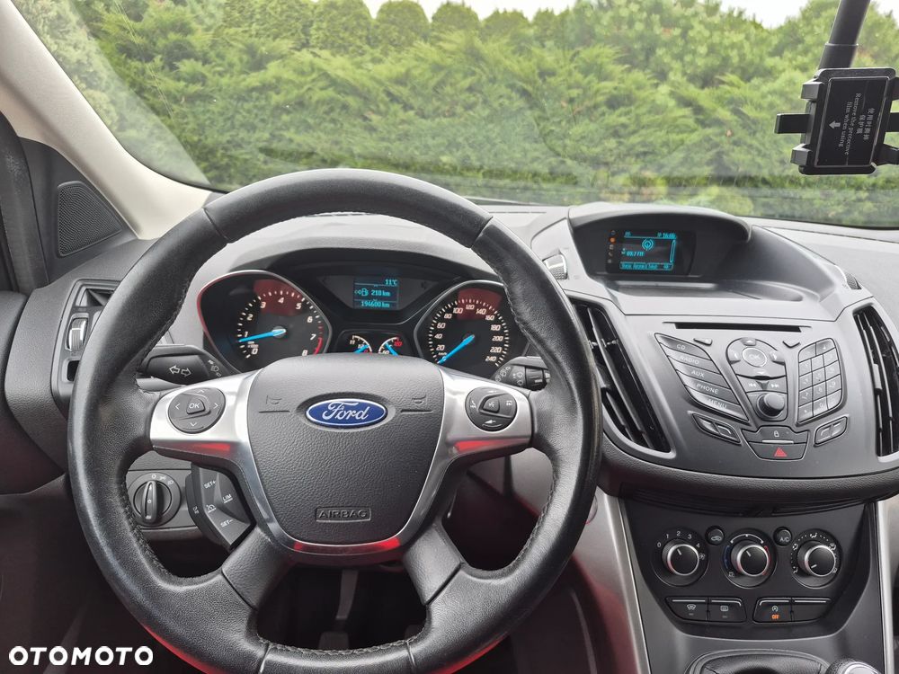 Ford Kuga 1.6 EcoBoost 2x4 Titanium - 22