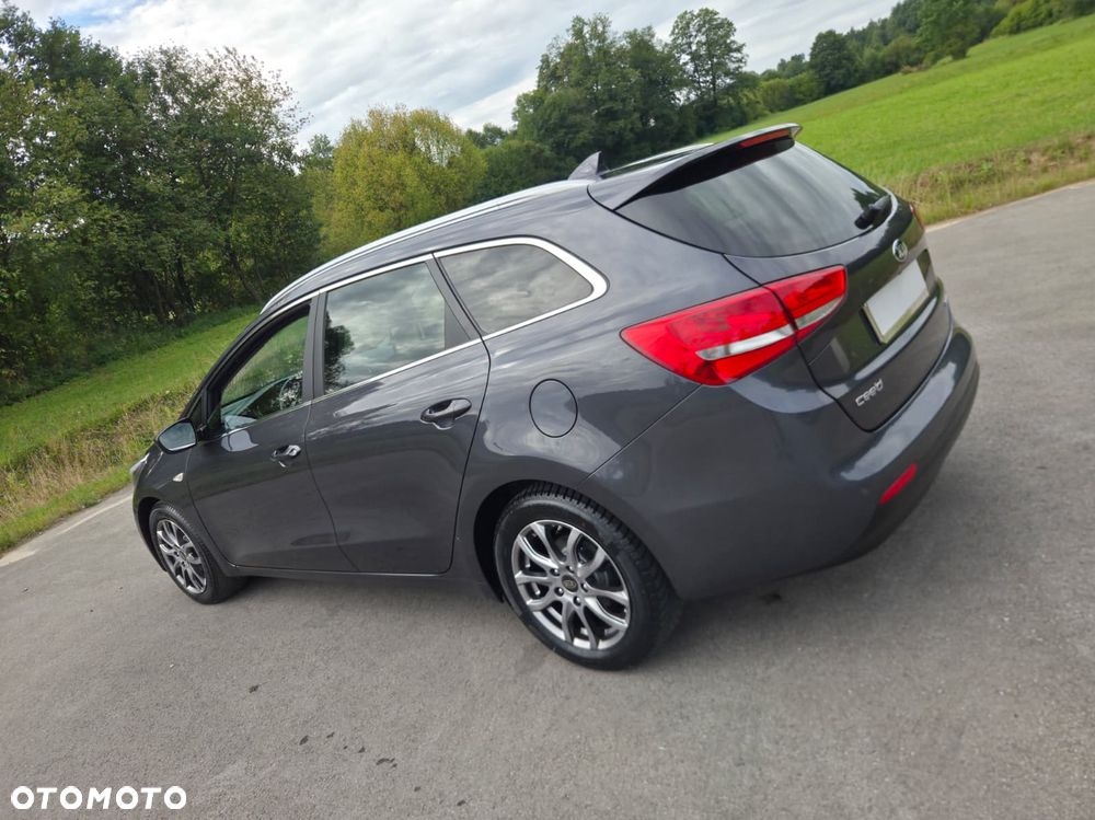 Kia Ceed - 8