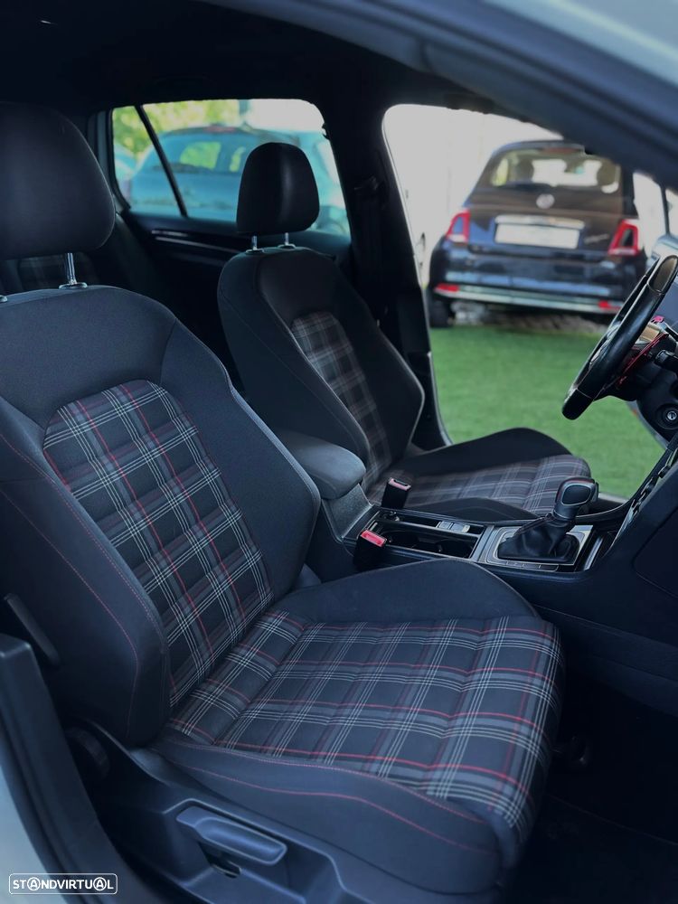 VW Golf 2.0 TSi GTi DSG Performance - 16