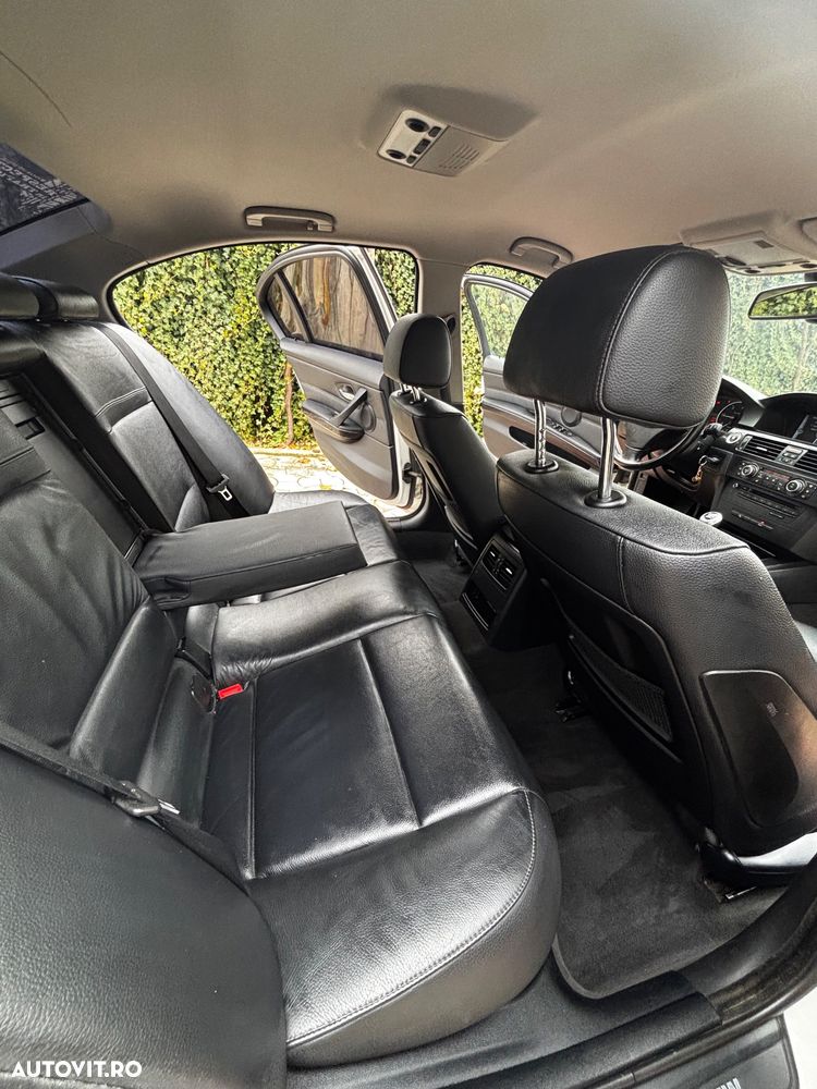 BMW Seria 3 320d EfficientDynamics Edition - 12