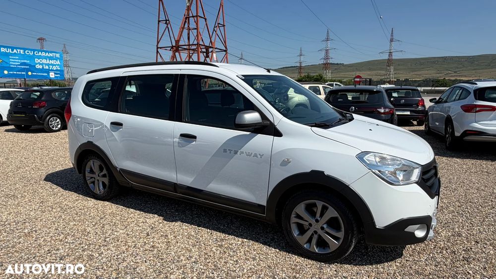 Dacia Lodgy 1.5 dCi Stepway - 4