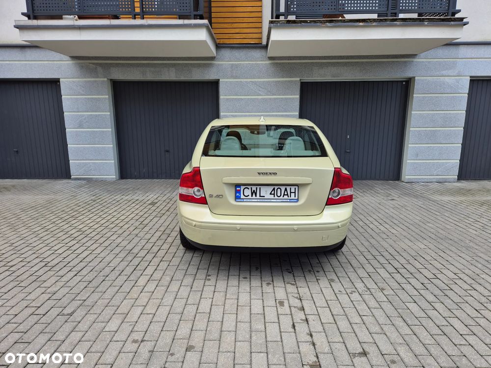 Volvo S40 2.4 Momentum - 6
