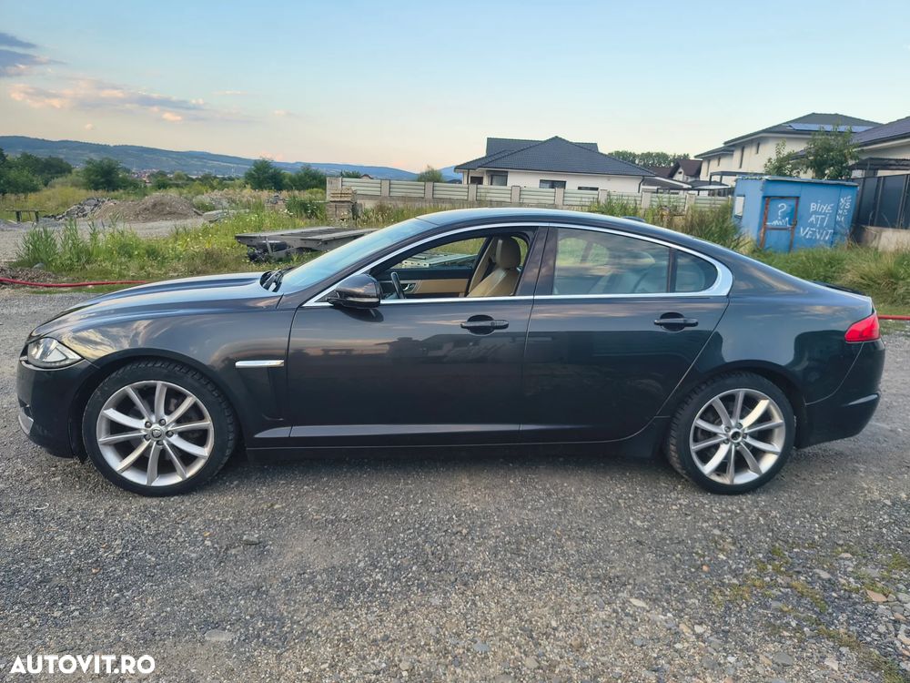 Jaguar XF 2.2D Luxury - 5