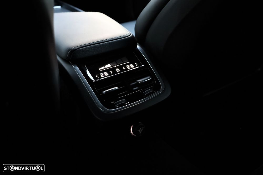 Volvo V60 2.0 D4 R-Design Geartronic - 30