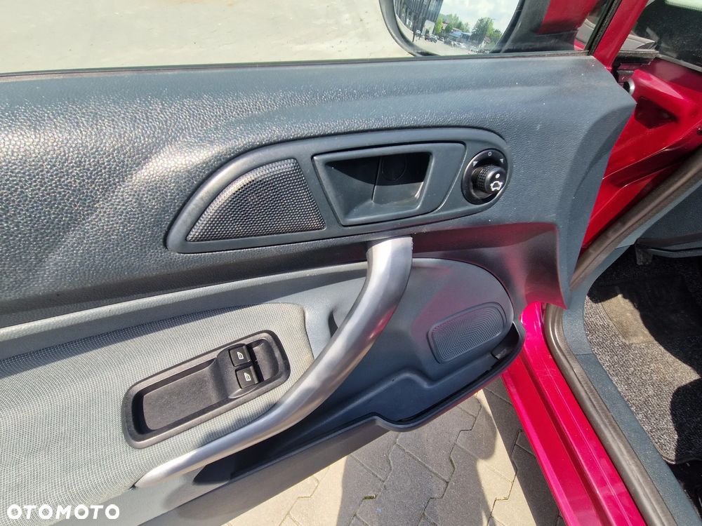 Ford Fiesta 1.25 Trend - 14