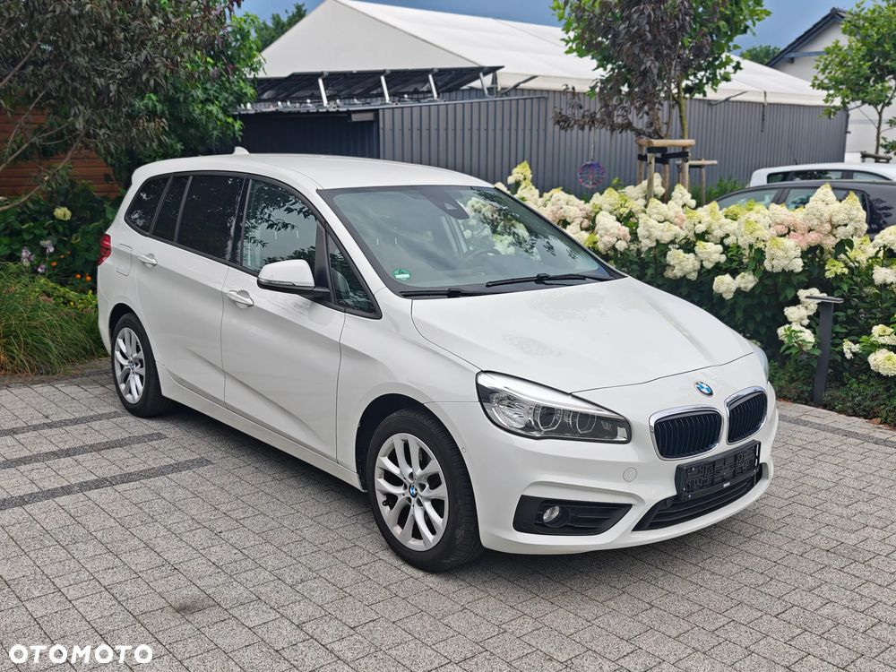 BMW Seria 2 220i Advantage - 9