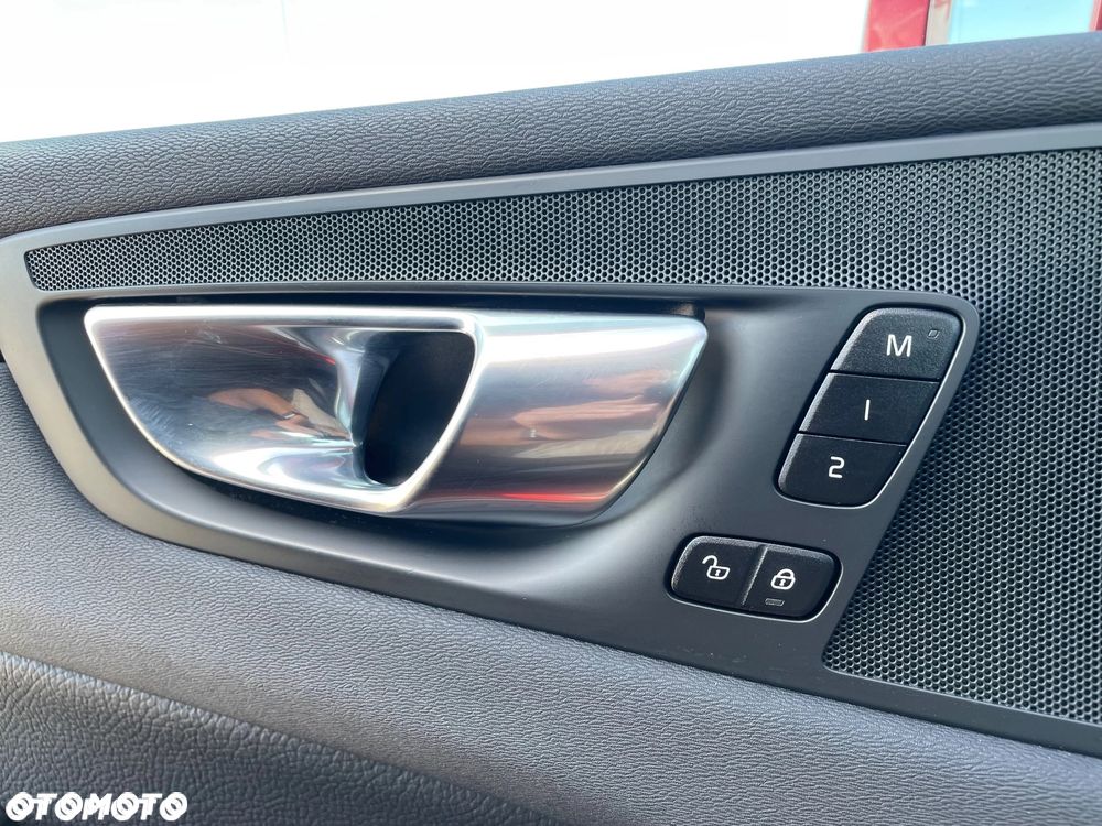 Volvo XC 60 B4 B Plus Bright - 37