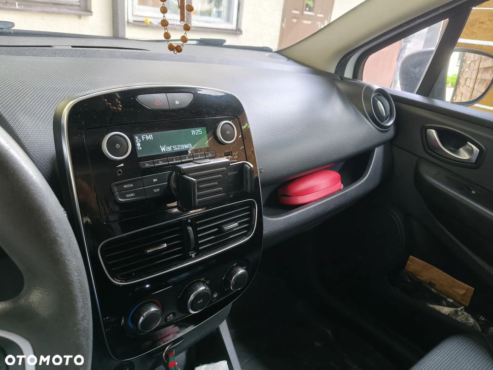 Renault Clio 1.2 16V Life - 9
