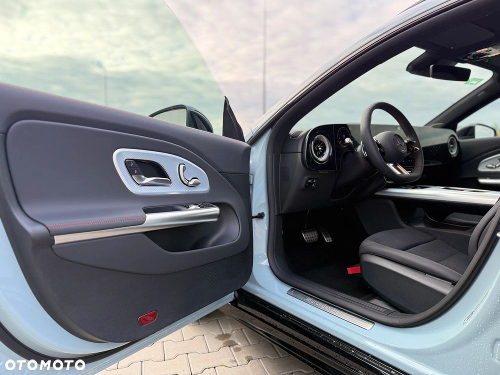 Mercedes-Benz CLA 200 58kWh - 18