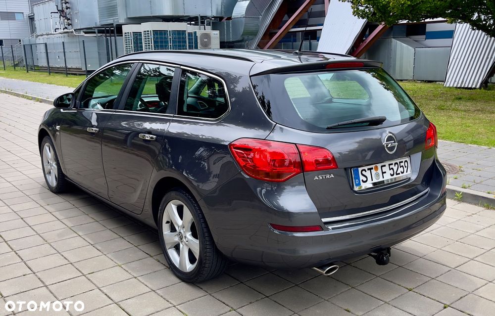 Opel Astra 1.4 Turbo Edition - 2