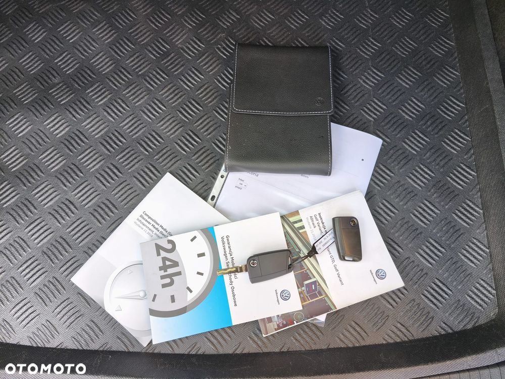 Volkswagen Golf - 32