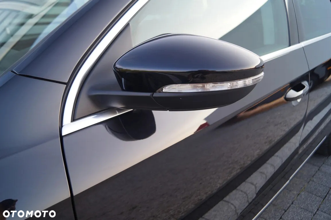 Volkswagen Passat - 36