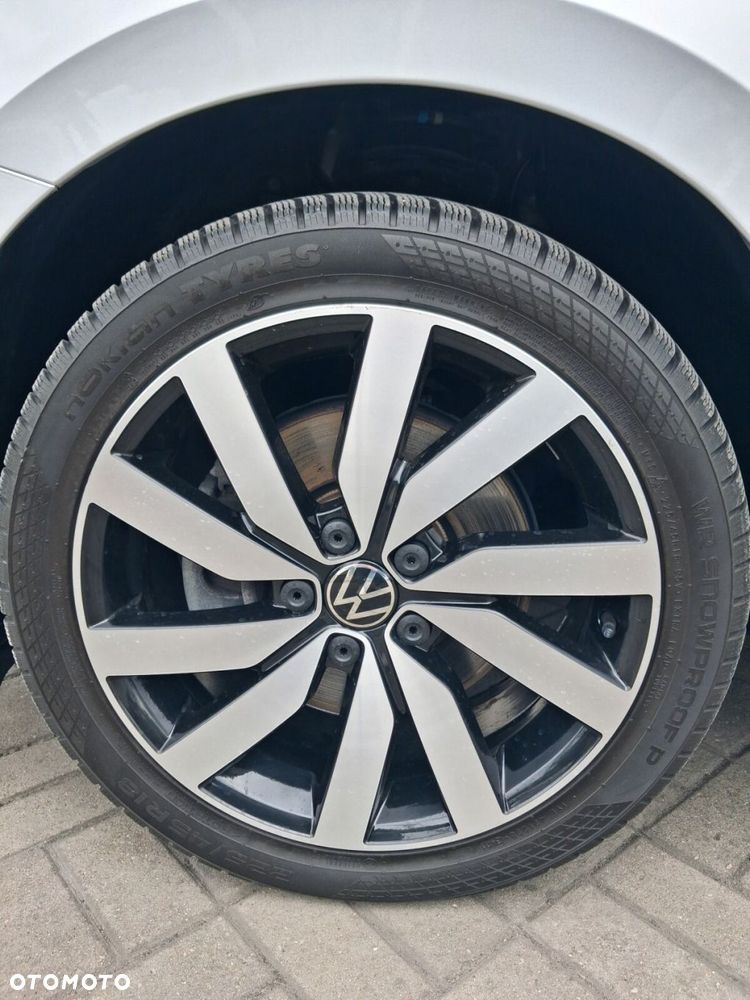 Volkswagen Touran - 36