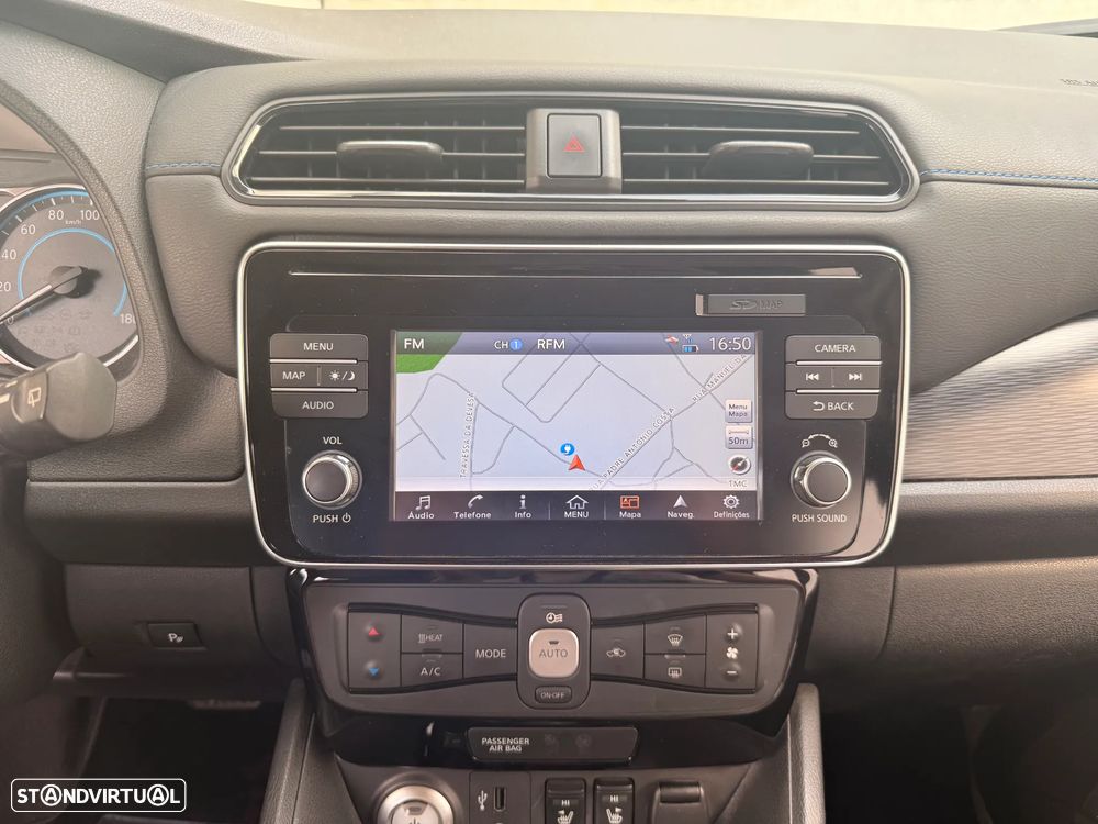 Nissan Leaf N-Connecta - 24
